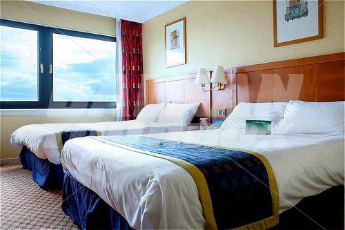 почивка в Holiday Inn Edinburgh City - West