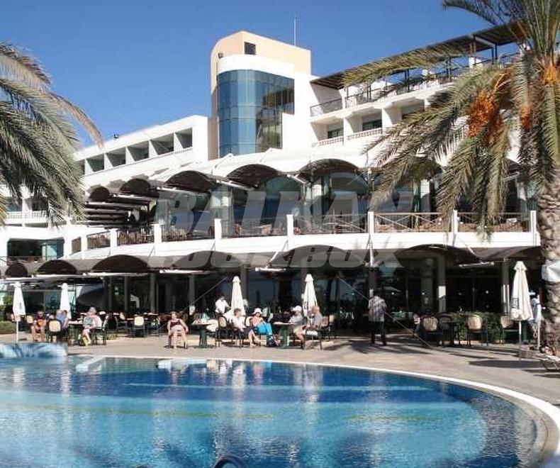 почивка в Athena Beach Hotel