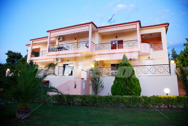 holiday in Agrili Apartments