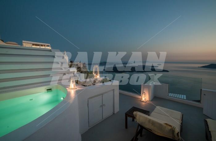 почивка в Spiliotica On the Cliff Suites and Apartments