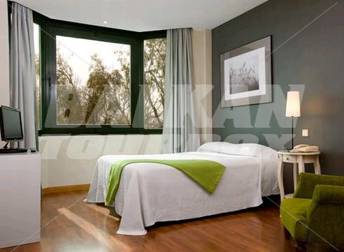 почивка в NH Las Rozas Aparthotel