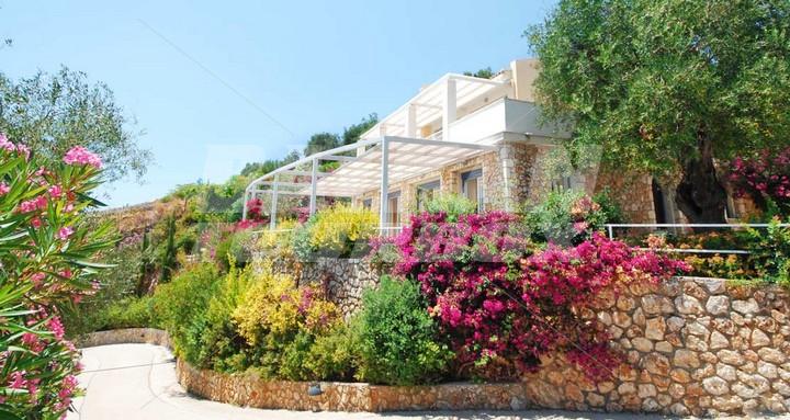 holiday in Barbati - villa 03, 4 bedrooms