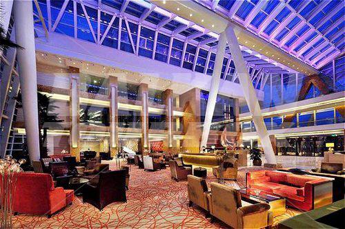 почивка в Crowne Plaza International Airport