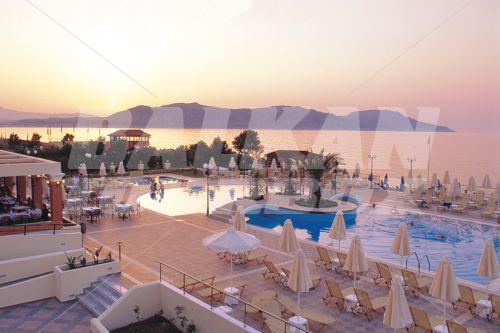 почивка в Hydramis Palace Beach Resort