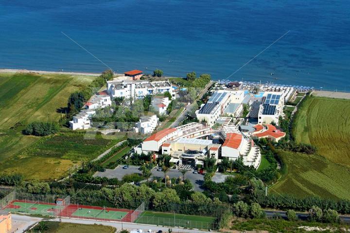 почивка в Hydramis Palace Beach Resort