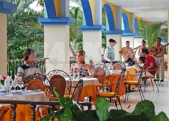 почивка в Sol Club Sirenas Coral