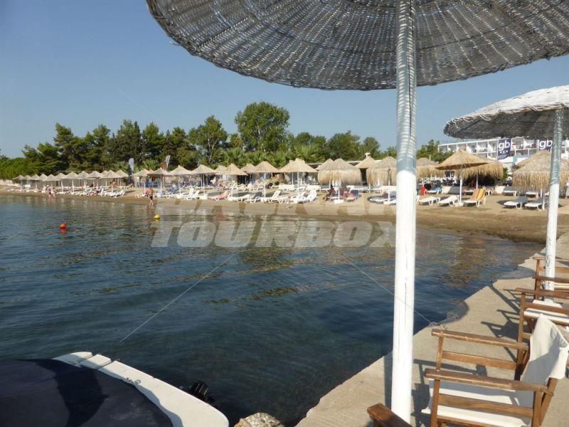 почивка в Grand Blue Hotel Erethria