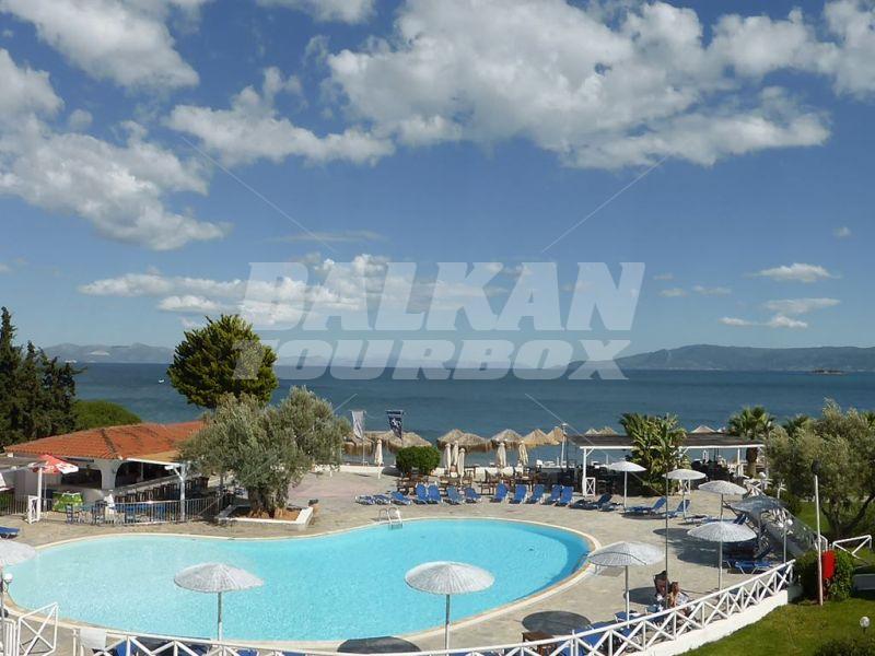 почивка в Grand Blue Hotel Erethria