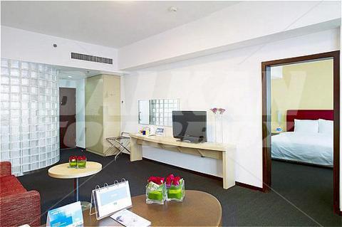 почивка в Holiday Inn Express Zhabеi