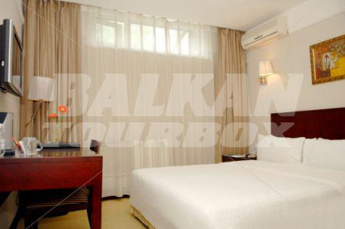 почивка в Days Inn Forbidden City