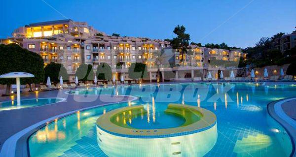 holiday in Hilton Bodrum Turkbuku Resort and Spa