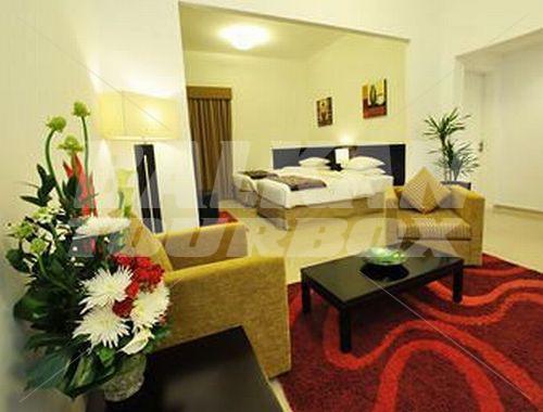 почивка в Ramada Hotel And Suites