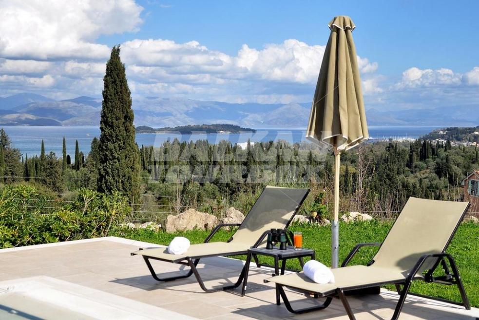 holiday in Luxury Villa in Corfu