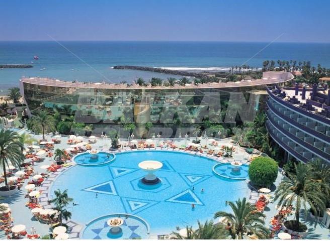 почивка в Mediterranean Palace