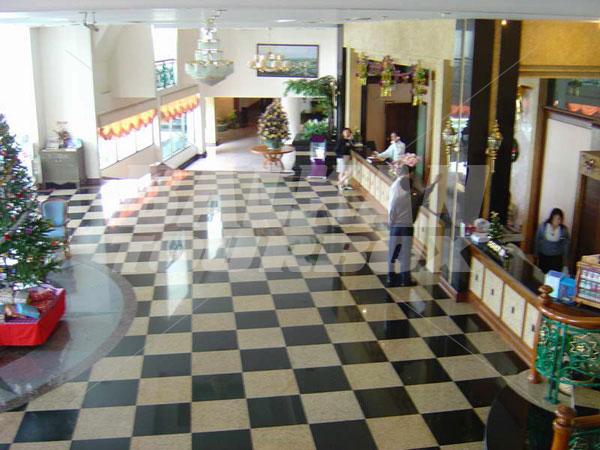 почивка в Camelot Hotel