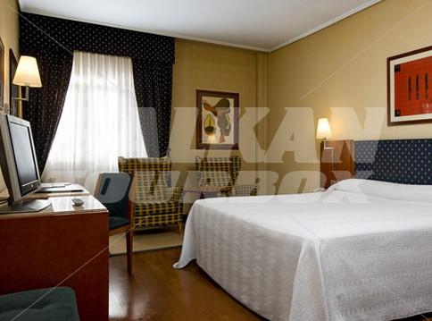 почивка в NH Villa de Bilbao