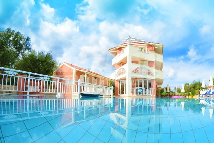 почивка в Zante Pantheon Hotel