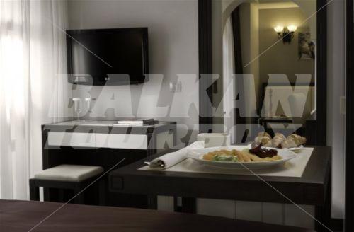 почивка в Epoque Luxury Boutique Hotel Bucharest