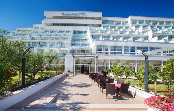 почивка в Narcis - Maslinica Hotels and Resorts