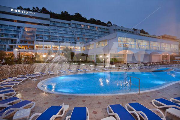 почивка в Narcis - Maslinica Hotels and Resorts