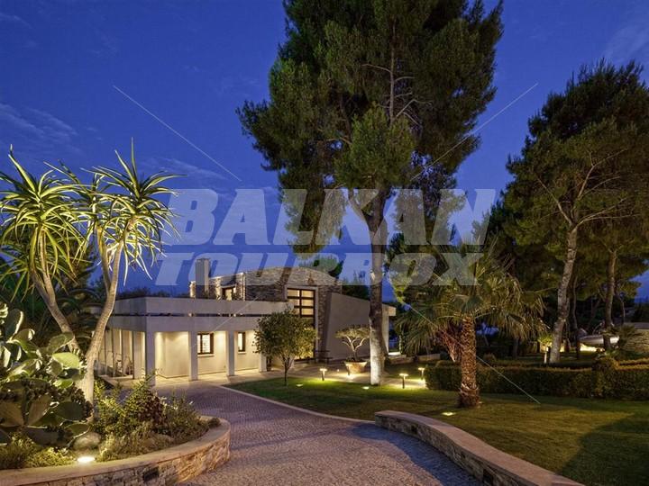 holiday in Agii Theodoroi - villa 02, 7 bedrooms