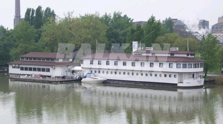 почивка в Botel Lisa