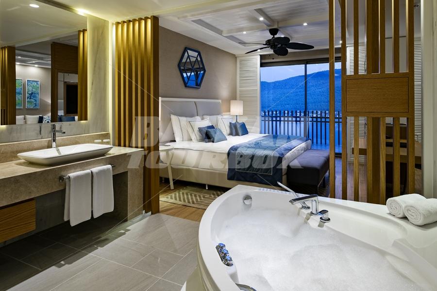 holiday in Titanic Deluxe Bodrum