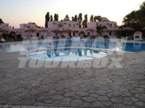 почивка в Roselands Hotel Bungalows