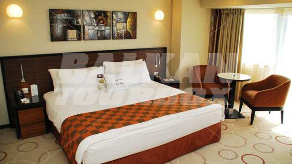 почивка в DoubleTree by Hilton Hotel Bucharest - Unirii Square