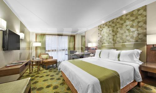 почивка в Holiday Inn Golden Mile