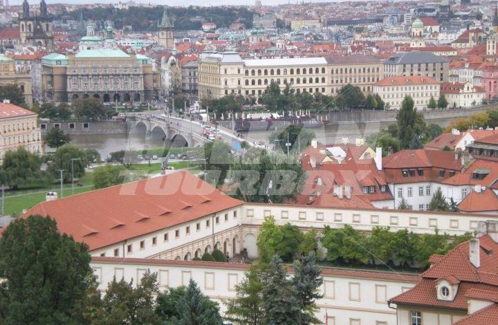почивка в Crowne Plaza Prague Castle