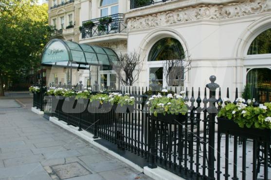 holiday in Baglioni London