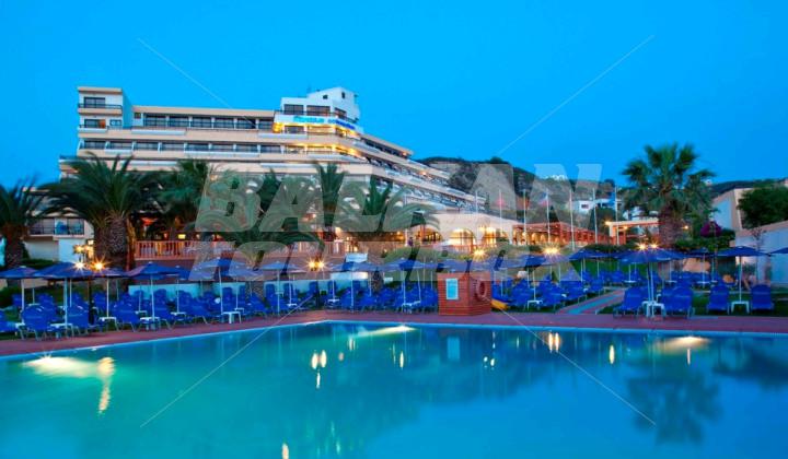 почивка в Mareblue Cosmopolitan Beach Resort