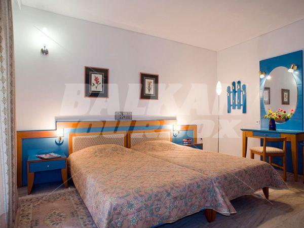 почивка в Ilianthos Village Luxury Hotel and Suites