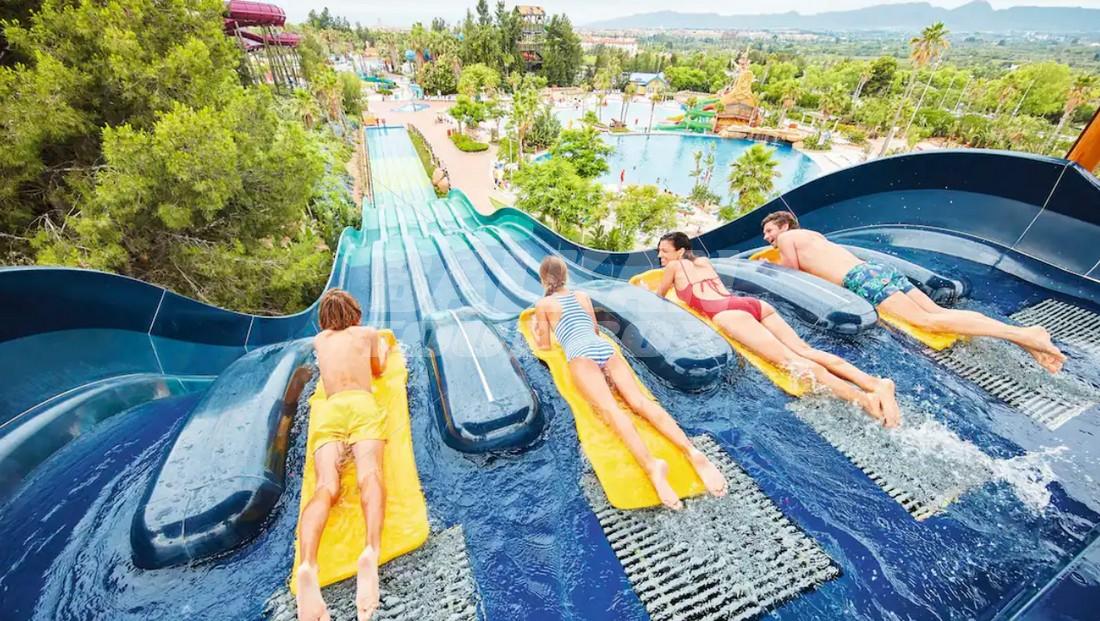 почивка в Caribe Hotel at PortAventura World