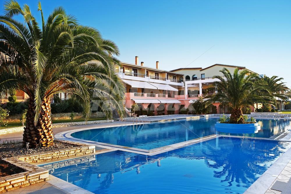 почивка в Negroponte Resort Eretria