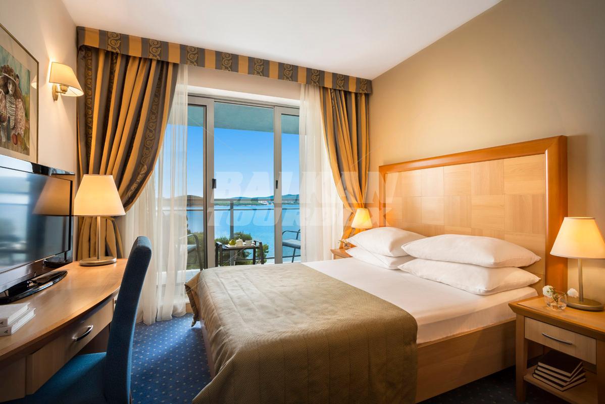 почивка в Aminess Grand Azur Orebic