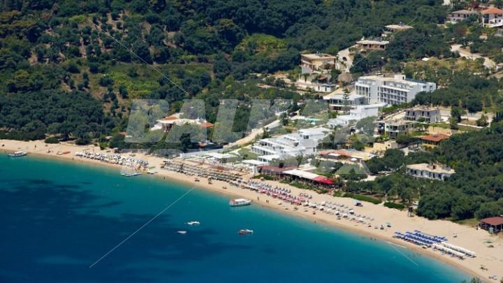 почивка в Lichnos Beach Hotel and Suites